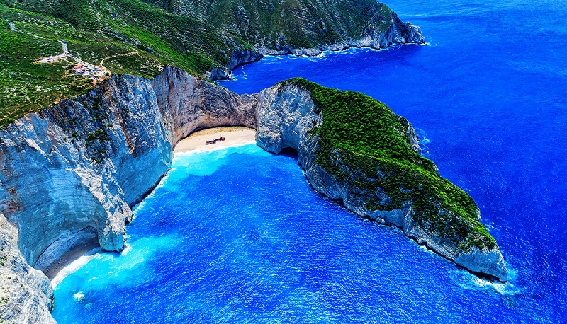 Bãi biển  Navagio đẹp ở Hy Lạp. Ảnh: Internet